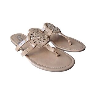 Circus by Sam Edelman Cherri Nude Patent Medallion Flat Thong Sandals Womens 10M
